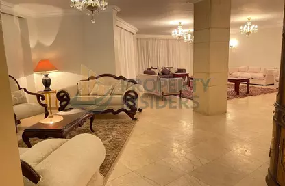 شقة - 4 غرف نوم - 6 حمامات للايجار في شارع شهاب - المهندسين - الجيزة