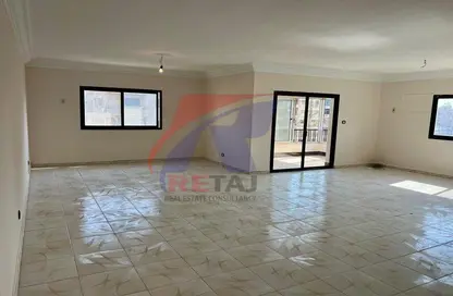 Apartment - 3 Bedrooms - 2 Bathrooms for rent in Al Sheikh Mohammed Al Nadi St. - 6th Zone - Nasr City - Cairo