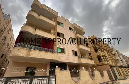 Apartment - 6 Bedrooms - 4 Bathrooms for sale in 3rd Neighborhood - 3rd District East - Shorouk City - Cairo