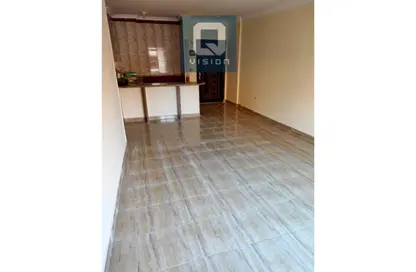 Apartment - 2 Bedrooms - 1 Bathroom for rent in Zahraa Al Maadi St. - Degla - Hay El Maadi - Cairo