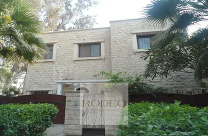 Villa - 4 Bedrooms - 3 Bathrooms for sale in Sarayat Al Maadi - Hay El Maadi - Cairo