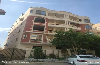 Apartment - 4 Bedrooms - 3 Bathrooms for sale in Akhnaton St. - District 5 - The 5th Settlement - New Cairo City - Cairo