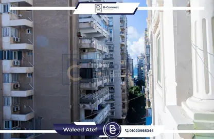 Apartment - 3 Bedrooms - 2 Bathrooms for sale in Abd Al Hameed El Deeb St. - Tharwat - Hay Sharq - Alexandria