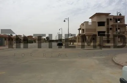 Villa - 6 Bedrooms - 7 Bathrooms for sale in Royal City - Sheikh Zayed Compounds - Sheikh Zayed City - Giza