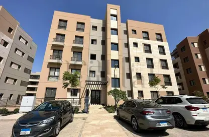 Apartment - 3 Bedrooms - 2 Bathrooms for sale in District 5 Residences - El Katameya Compounds - El Katameya - New Cairo City - Cairo