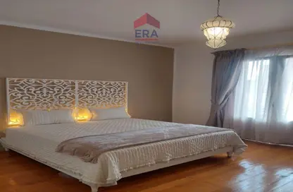 Apartment - 2 Bedrooms - 2 Bathrooms for rent in Yehia Ibrahim St. - Zamalek - Cairo