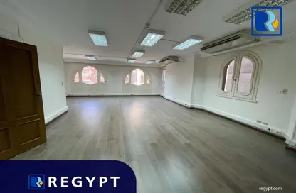 Office Space - Studio - 3 Bathrooms for rent in Street 206 - Degla - Hay El Maadi - Cairo