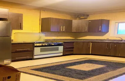 Apartment - 3 Bedrooms - 3 Bathrooms for rent in Area E - Ganoob El Acadimia - New Cairo City - Cairo