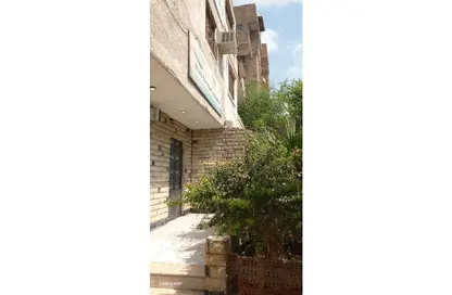 Whole Building - Studio - 5 Bathrooms for sale in Hussein Khedr St. - Heliopolis Square - El Nozha - Cairo