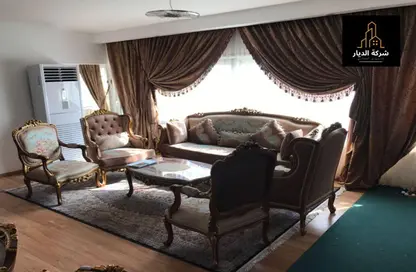 Apartment - 4 Bedrooms - 4 Bathrooms for rent in Nile St. - Dokki - Giza