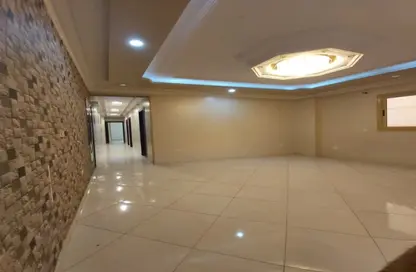 Apartment - 3 Bedrooms - 1 Bathroom for rent in 11th District - Sheikh Zayed City - Giza