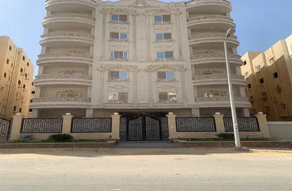 Apartment - 3 Bedrooms - 3 Bathrooms for rent in North Lotus - El Lotus - New Cairo City - Cairo