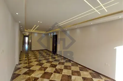 Apartment - 3 Bedrooms - 1 Bathroom for sale in Mahmoud Abdel Moneim Abdullah St. - Saraya - Sidi Beshr - Hay Awal El Montazah - Alexandria