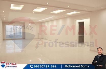 Apartment - 3 Bedrooms - 3 Bathrooms for sale in Roushdy St. - Roushdy - Hay Sharq - Alexandria