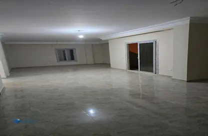 Apartment - 3 Bedrooms - 2 Bathrooms for rent in Zizinia St. - South Investors Area - New Cairo City - Cairo