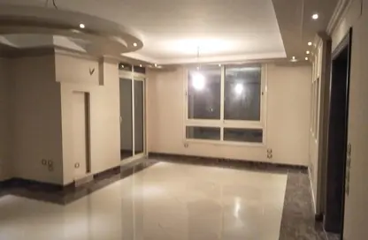 Apartment - 3 Bedrooms - 2 Bathrooms for sale in Al Horeya St. - Almazah - Heliopolis - Masr El Gedida - Cairo