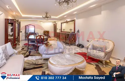 Apartment - 4 Bedrooms - 2 Bathrooms for sale in Victor Ammanuel Square - Smouha - Hay Sharq - Alexandria