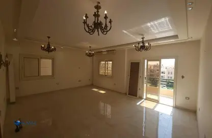 Apartment - 3 Bedrooms - 3 Bathrooms for sale in Doctor Ali Mosharafa St. - Al Narges 6 - Al Narges - New Cairo City - Cairo