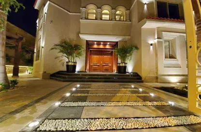 Villa - 4 Bedrooms - 5 Bathrooms for sale in Swan Lake Residence - 5th Settlement Compounds - The 5th Settlement - New Cairo City - Cairo