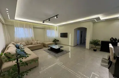 Apartment - 2 Bedrooms - 1 Bathroom for rent in Ganoob El Acadimia - New Cairo City - Cairo