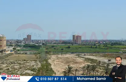 Apartment - 2 Bedrooms - 1 Bathroom for sale in Al Nabawy El Mohandes St. - El Mandara - Hay Than El Montazah - Alexandria