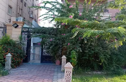 Apartment - 4 Bedrooms - 2 Bathrooms for sale in Area D - Ganoob El Acadimia - New Cairo City - Cairo