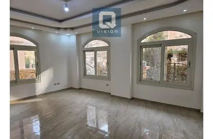 Apartment - 3 Bedrooms - 2 Bathrooms for rent in Gardenia Mall St. - The 1st Settlement - New Cairo City - Cairo