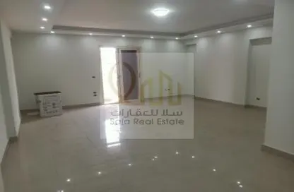 Clinic - Studio - 3 Bathrooms for sale in Al Tahrir St. - Dokki - Giza