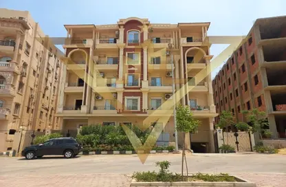 Apartment - 2 Bedrooms - 2 Bathrooms for sale in North Lotus - El Lotus - New Cairo City - Cairo