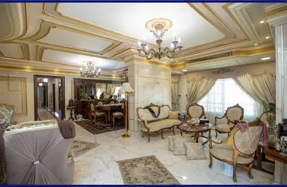 Apartment - 4 Bedrooms - 4 Bathrooms for sale in Fouad St. - Raml Station - Hay Wasat - Alexandria