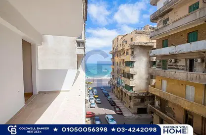 Apartment - 4 Bedrooms - 2 Bathrooms for sale in Doctor Kamel Morsy St. - El Shatby - Hay Wasat - Alexandria