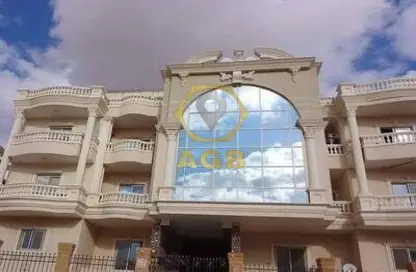 Apartment - 2 Bedrooms - 2 Bathrooms for sale in Shorouk City - Cairo