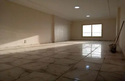 Apartment - 2 Bedrooms - 1 Bathroom for rent in Al Mansoura - Al Daqahlya