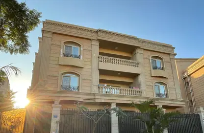 Apartment - 3 Bedrooms - 4 Bathrooms for sale in Area C - Ganoob El Acadimia - New Cairo City - Cairo