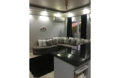 Apartment - 3 Bedrooms - 2 Bathrooms for sale in Ganoob El Acadimia - New Cairo City - Cairo