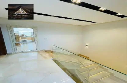 Townhouse - 4 Bedrooms - 5 Bathrooms for rent in Royal Meadows - Sheikh Zayed Compounds - Sheikh Zayed City - Giza