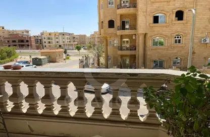 Apartment - 3 Bedrooms - 2 Bathrooms for sale in Zizinia St. - South Investors Area - New Cairo City - Cairo