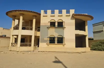 Villa - 6 Bedrooms - 6 Bathrooms for sale in Royal City - Sheikh Zayed Compounds - Sheikh Zayed City - Giza