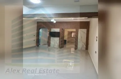 Office Space - Studio - 1 Bathroom for rent in Al Ghardaqah St. - San Stefano - Hay Sharq - Alexandria