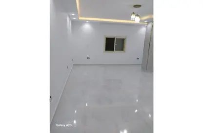 Apartment - 3 Bedrooms - 3 Bathrooms for sale in Gate 1 - Khofo - Hadayek El Ahram - Giza