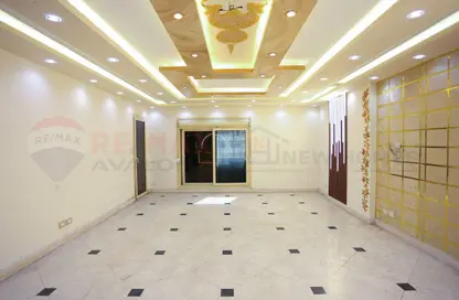 Apartment - 2 Bedrooms - 3 Bathrooms for sale in Zezenia - Hay Sharq - Alexandria