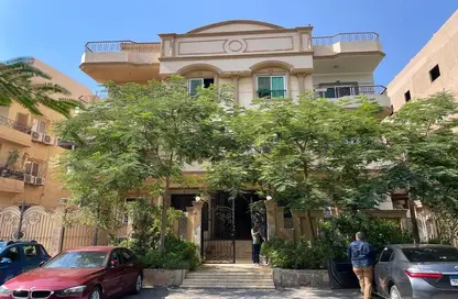 Apartment - 3 Bedrooms - 2 Bathrooms for sale in Moez Al Dawla St. - El Banafseg 6 - El Banafseg - New Cairo City - Cairo