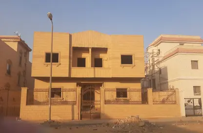 Villa - 7+ Bedrooms - 4 Bathrooms for sale in El Motamayez District - Badr City - Cairo