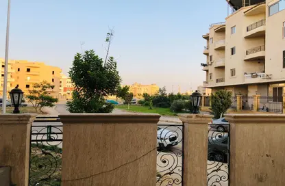 Apartment - 3 Bedrooms - 2 Bathrooms for sale in 8th Area - Shorouk City - Cairo