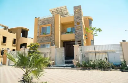 Villa - 5 Bedrooms - 4 Bathrooms for sale in Green Belt Gate 6 Road - Green Belt - 6 October City - Giza