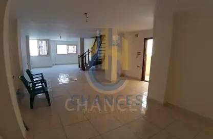 Duplex - 3 Bedrooms - 2 Bathrooms for sale in Misr Helwan AgriculTorahl St. - Hay Torah - Cairo