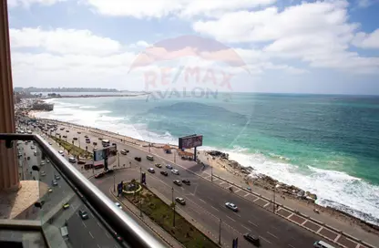 Apartment - 3 Bedrooms - 4 Bathrooms for sale in Al Geish Road - Camp Chezar - Hay Wasat - Alexandria