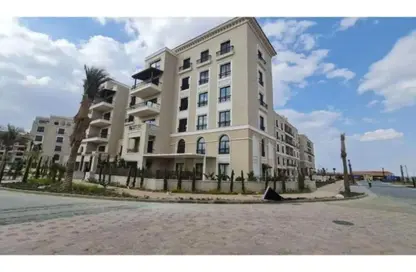 Villa - 5 Bedrooms - 5 Bathrooms for sale in Royal City - Sheikh Zayed Compounds - Sheikh Zayed City - Giza