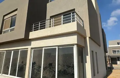 Villa - 4 Bedrooms - 4 Bathrooms for sale in Etapa - Sheikh Zayed Compounds - Sheikh Zayed City - Giza