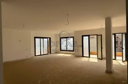 Penthouse - 3 Bedrooms - 3 Bathrooms for sale in Casa - Sheikh Zayed Compounds - Sheikh Zayed City - Giza